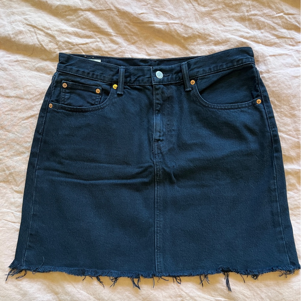 Levi’s Premium Black Denim Mini Skirt - Size 30